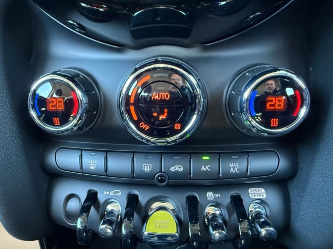 2023 Mini Electric Hatch