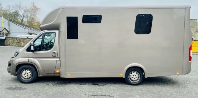 2025 Peugeot Boxer