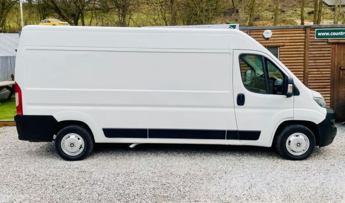 2025 Peugeot Boxer