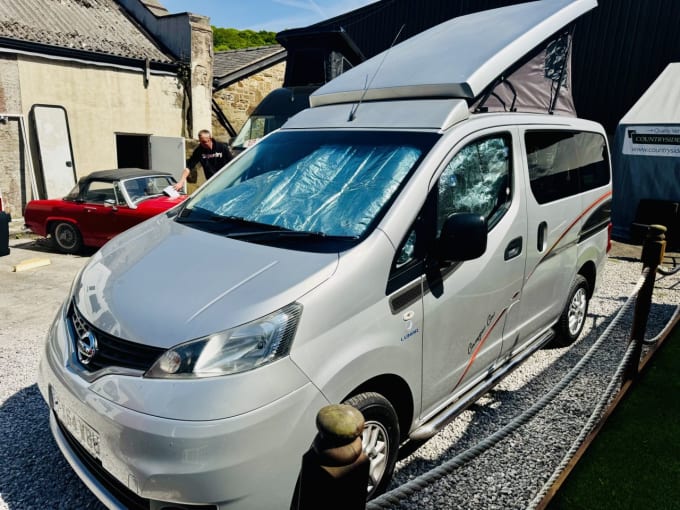 2025 Nissan Nv200