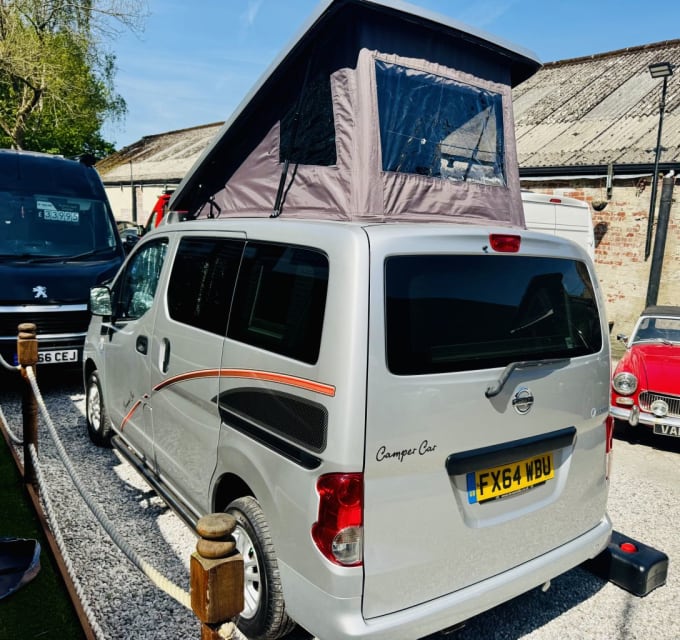 2025 Nissan Nv200
