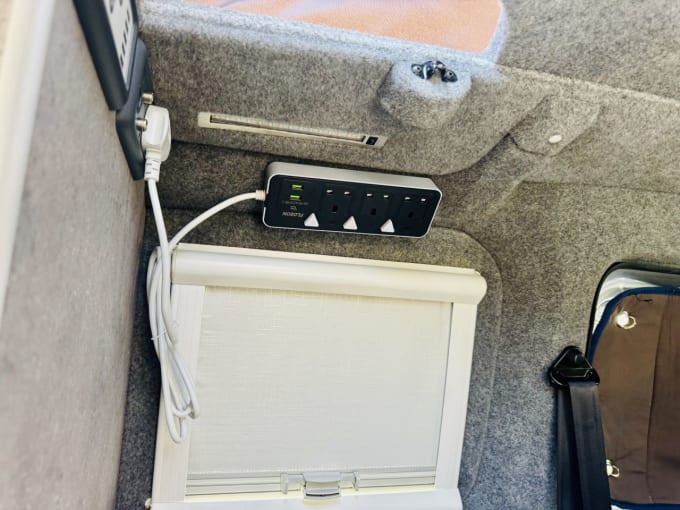 2025 Nissan Nv200