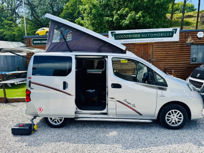 2025 Nissan Nv200
