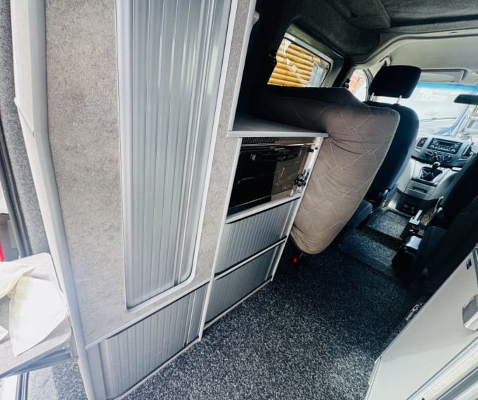 2025 Nissan Nv200