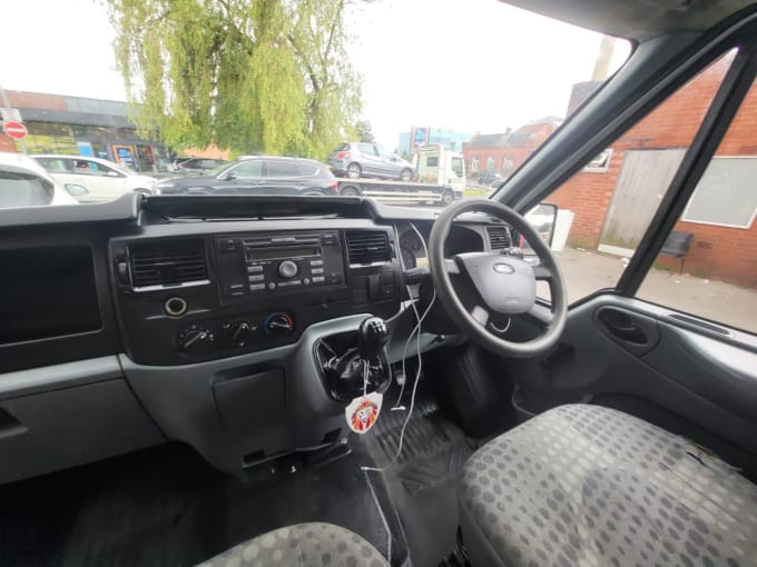 2025 Nissan Nv200