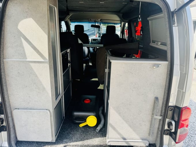 2025 Nissan Nv200