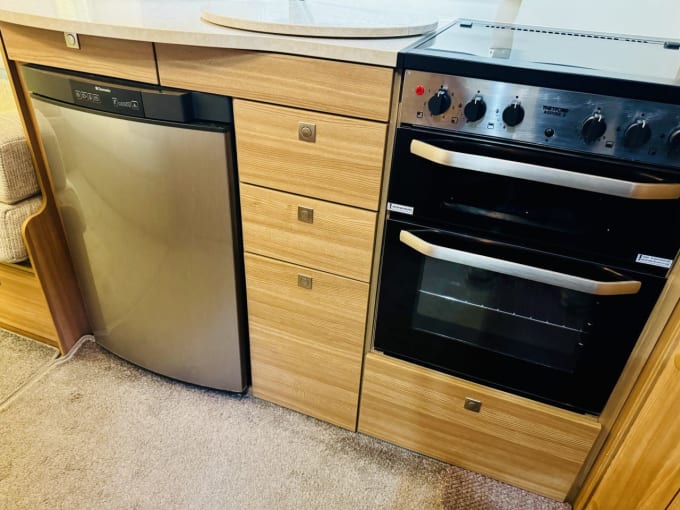 2025 Compass Corona 462