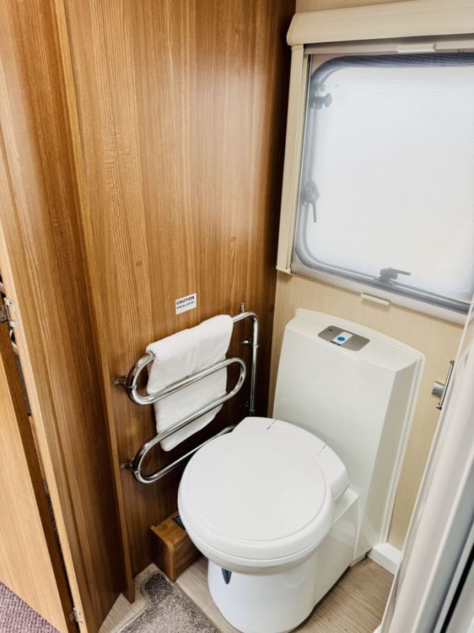 2025 Compass Corona 462