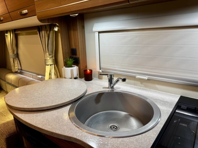 2025 Compass Corona 462