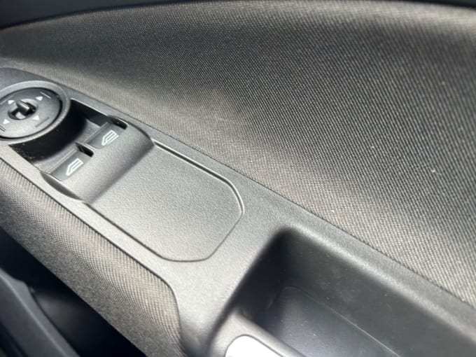 2025 Ford C-max