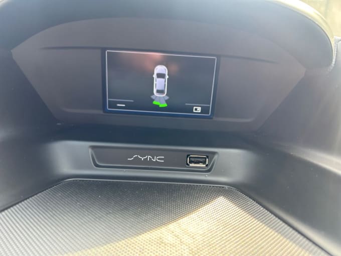 2025 Ford C-max