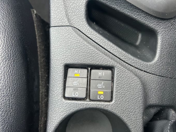 2025 Toyota Auris