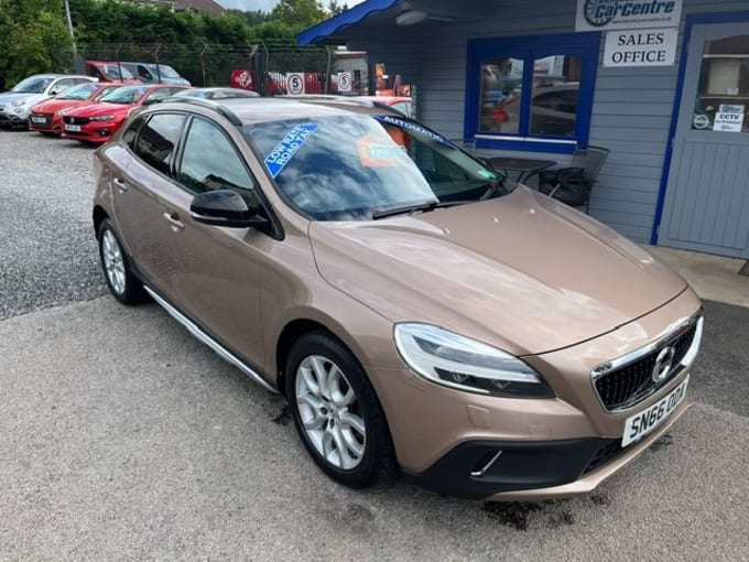 2024 Volvo V40