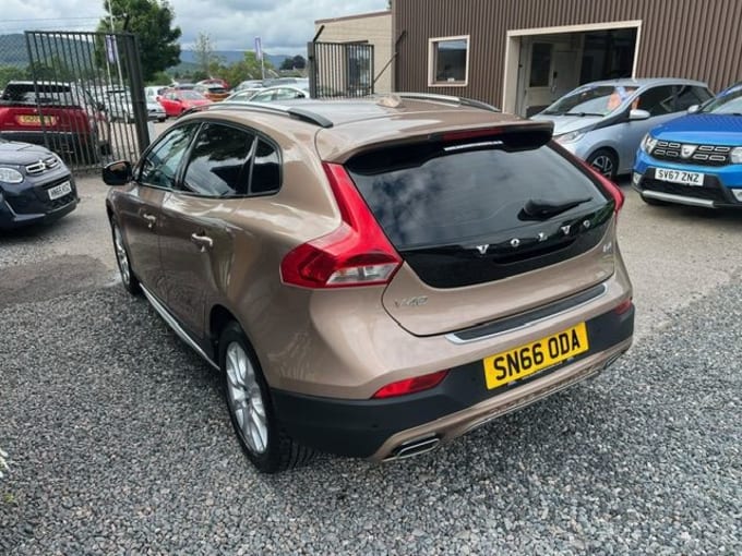 2024 Volvo V40