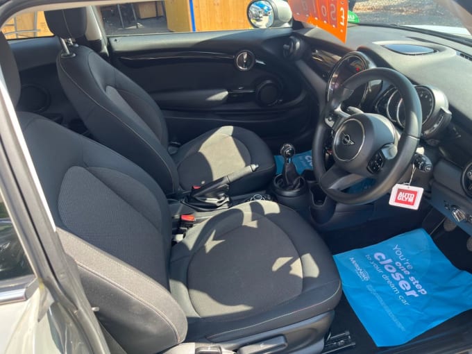 2025 Mini Hatch