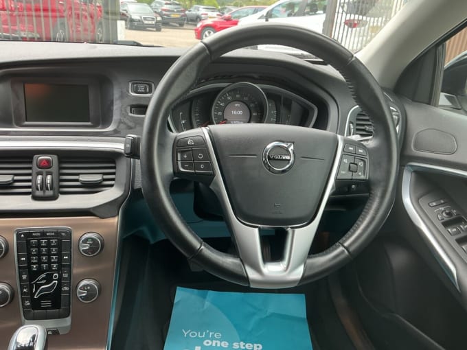2025 Volvo V40 Cross Country
