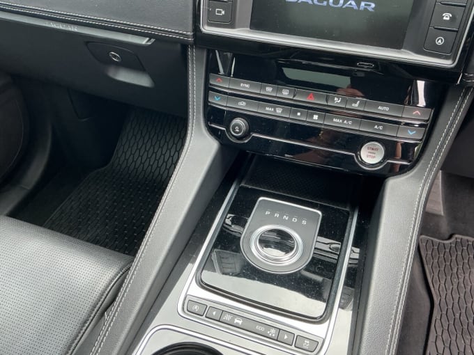 2025 Jaguar F-pace