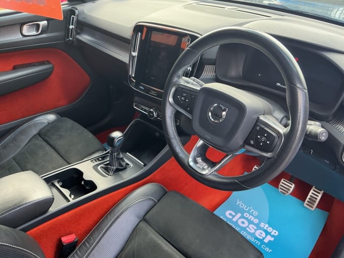 2025 Volvo Xc40