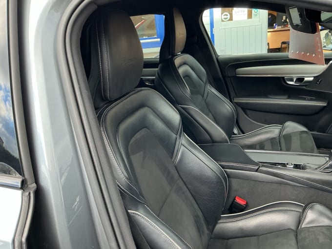 2019 Volvo V90
