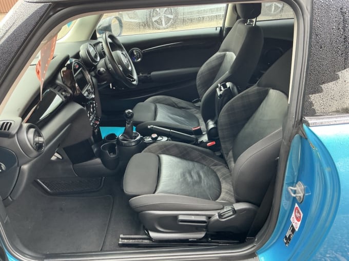 2025 Mini Hatch