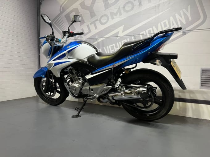 2015 Suzuki Inazuma