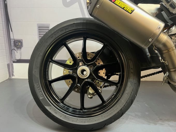 2025 Ducati Hypermotard