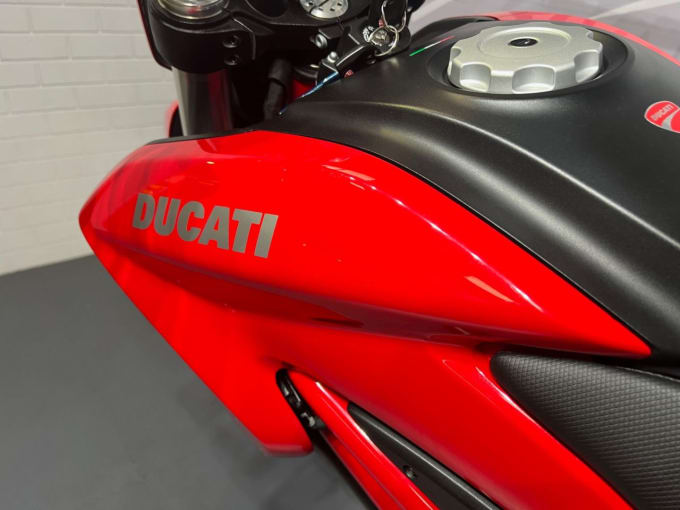 2025 Ducati Hypermotard