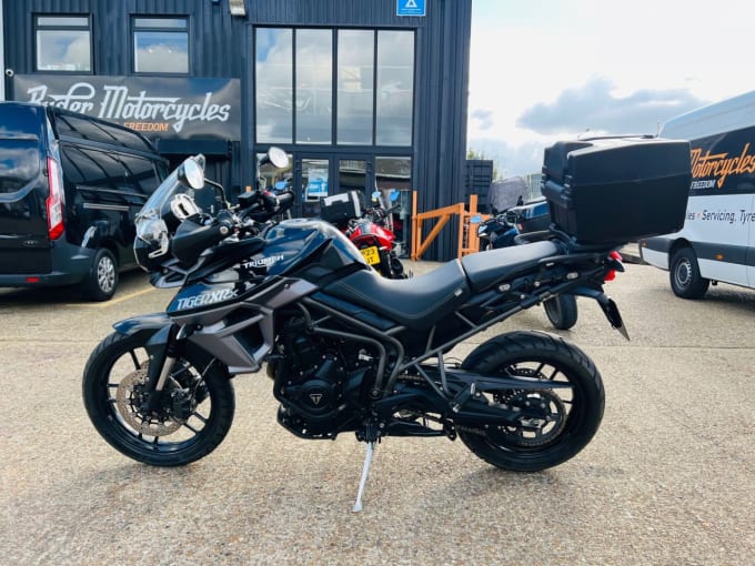 2025 Triumph Tiger 800