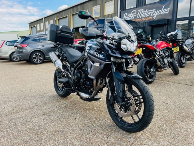 2025 Triumph Tiger 800