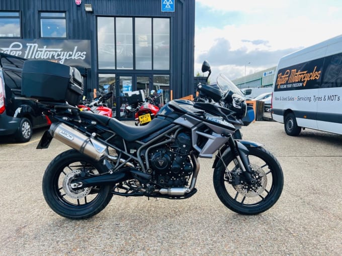 2025 Triumph Tiger 800