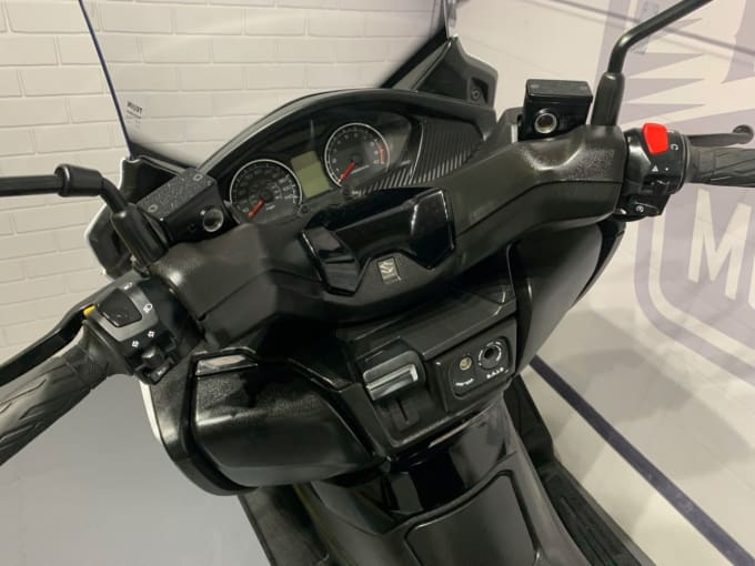 2025 Suzuki Burgman 400