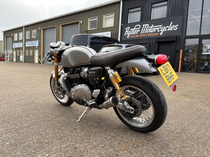 2025 Triumph Thruxton 1200 R