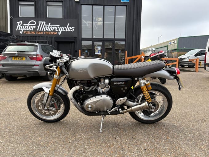 2025 Triumph Thruxton 1200 R