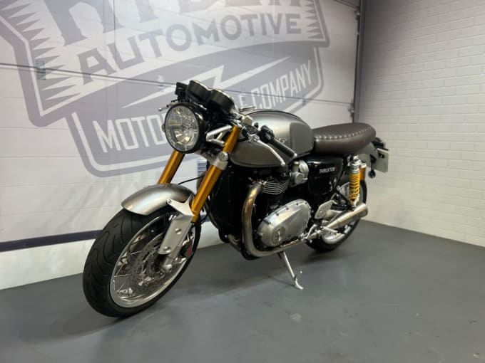 2025 Triumph Thruxton 1200 R