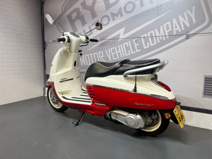 2025 Peugeot Django