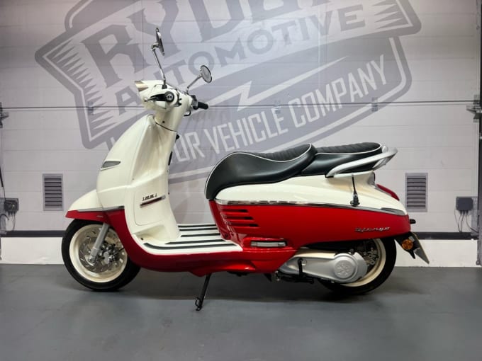 2025 Peugeot Django