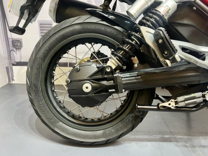 2025 Moto Guzzi V85
