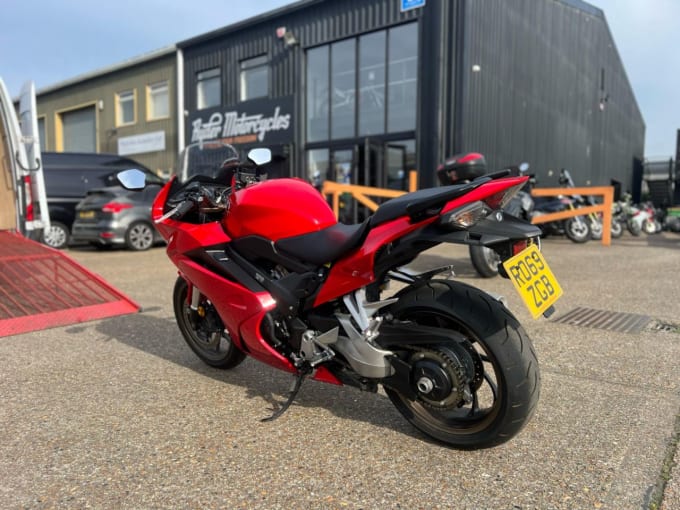 2025 Honda Vfr800f