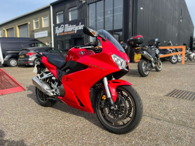 2025 Honda Vfr800f