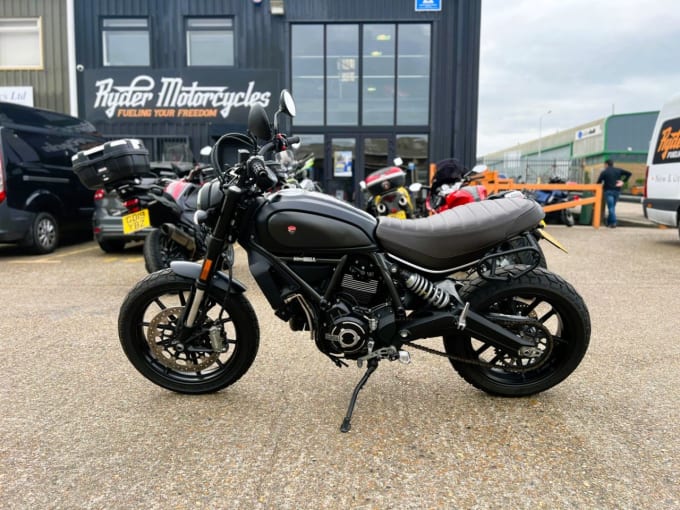 2025 Ducati Scrambler 800