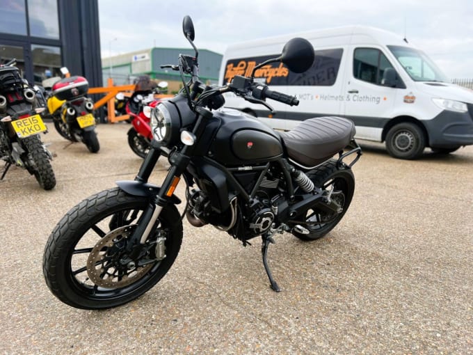 2025 Ducati Scrambler 800