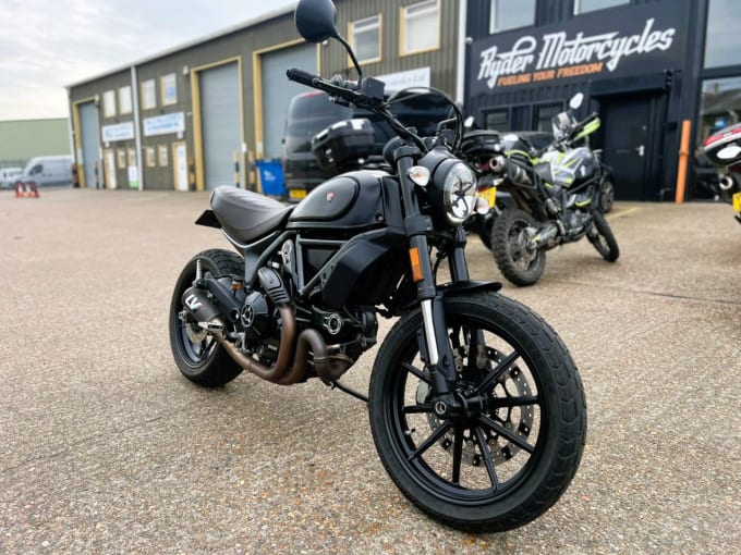 2025 Ducati Scrambler 800