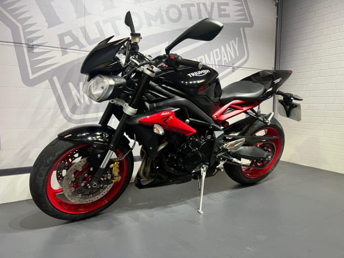 2025 Triumph Street Triple 675