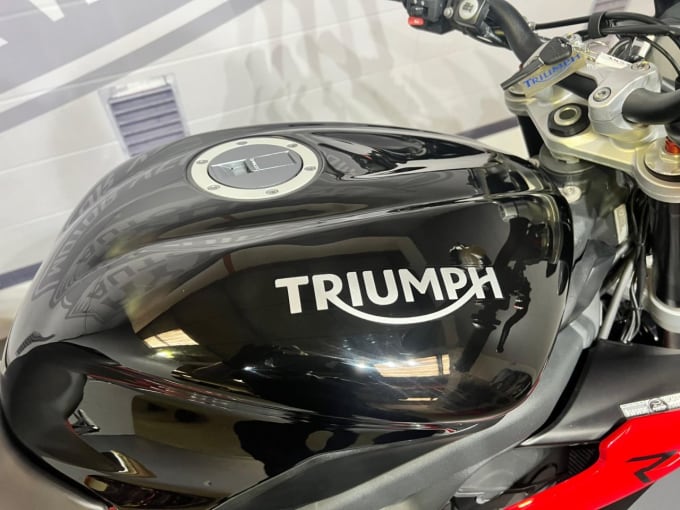 2025 Triumph Street Triple 675