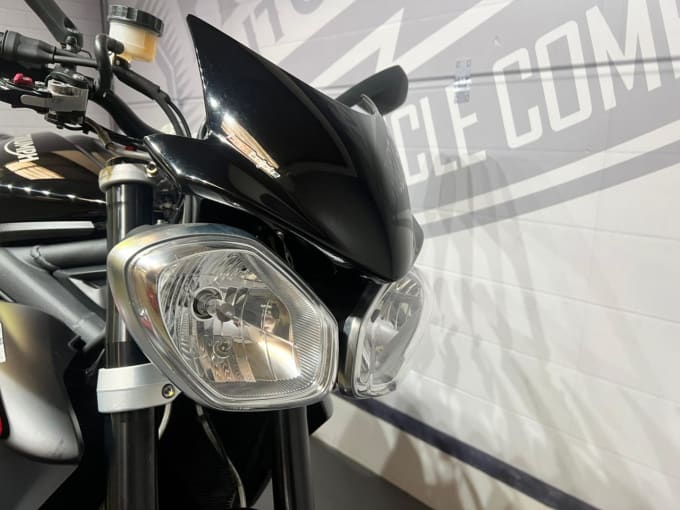 2025 Triumph Street Triple 675