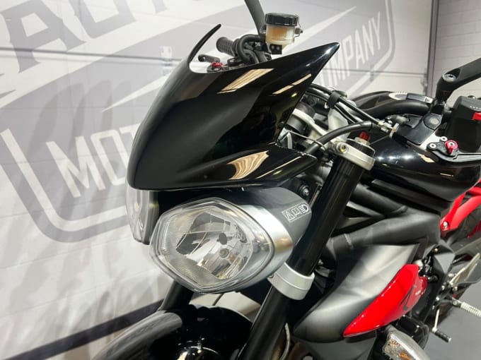 2025 Triumph Street Triple 675