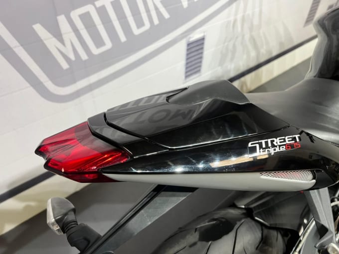 2025 Triumph Street Triple 675