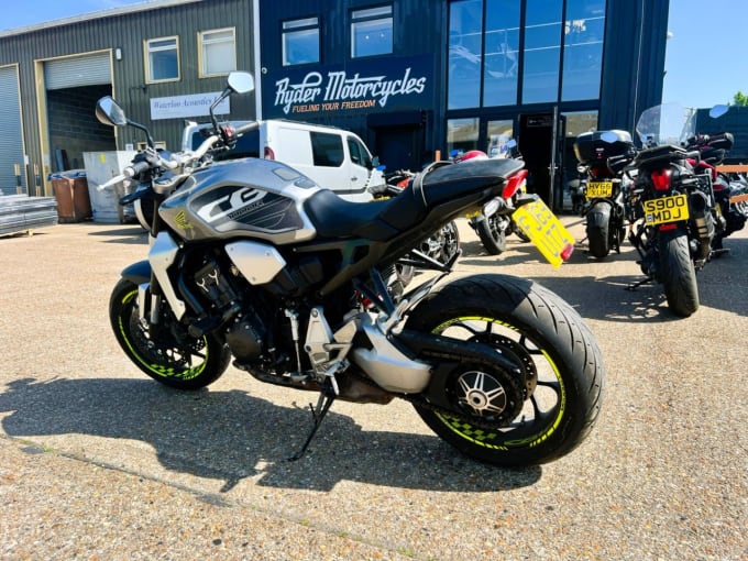 2025 Honda Cb1000r