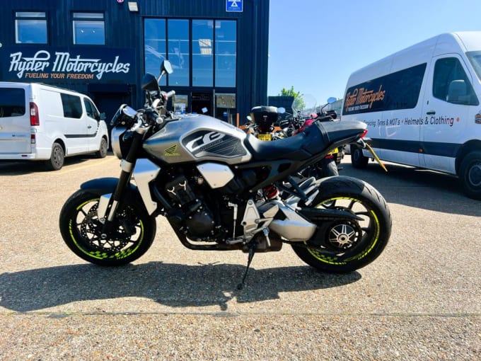 2025 Honda Cb1000r