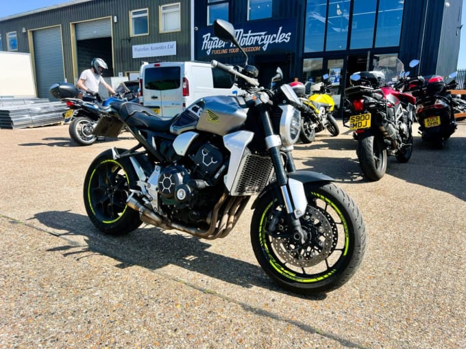 2025 Honda Cb1000r